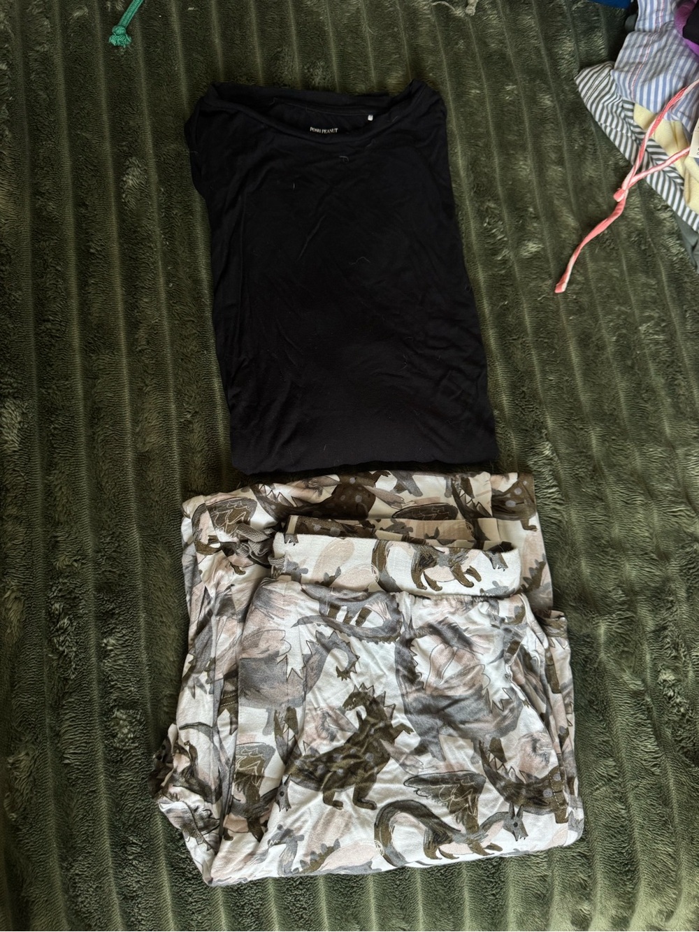 Posh Peanut Dragon print Men’s pajamas